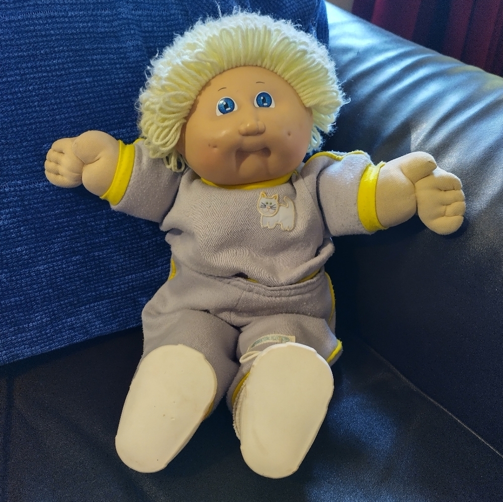 Vintage 1985 Cabbage Patch Kid, Blue Signature, Yarn Hair